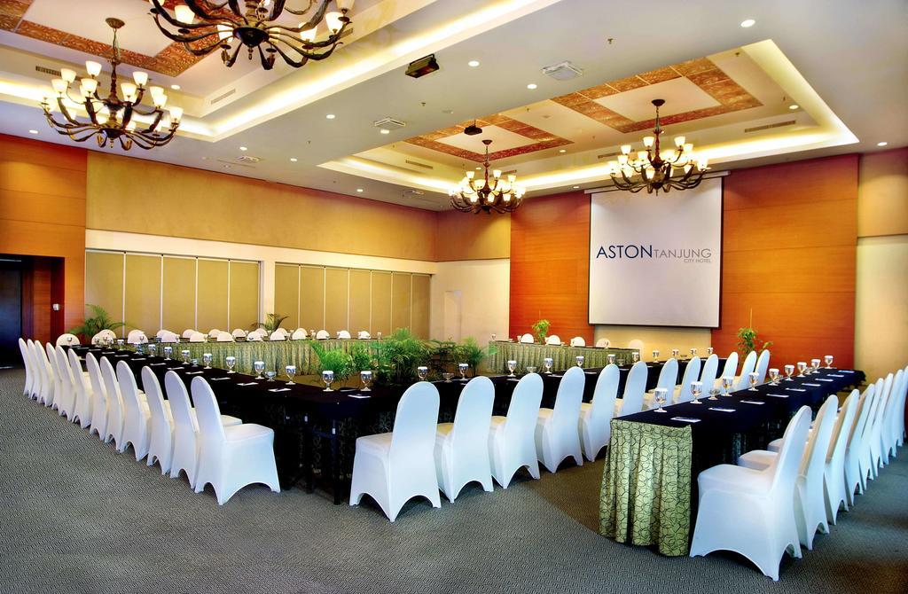Aston Tanjung City Hotel Exterior foto