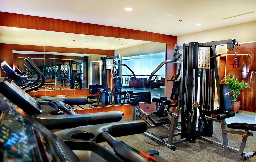 Aston Tanjung City Hotel Exterior foto