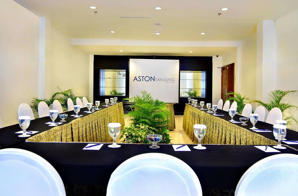 Aston Tanjung City Hotel Exterior foto