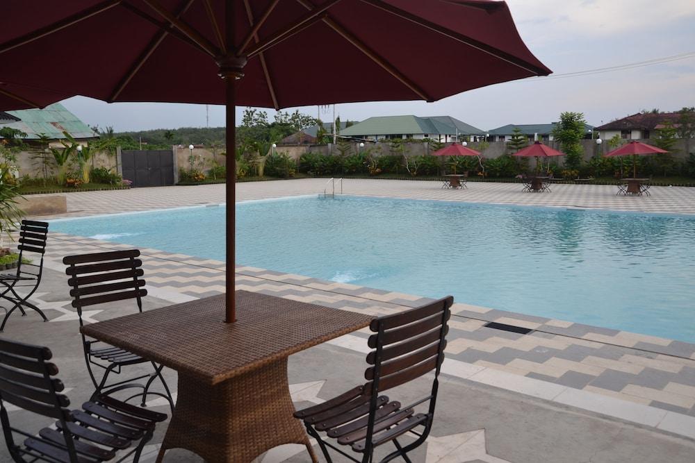 Aston Tanjung City Hotel Exterior foto
