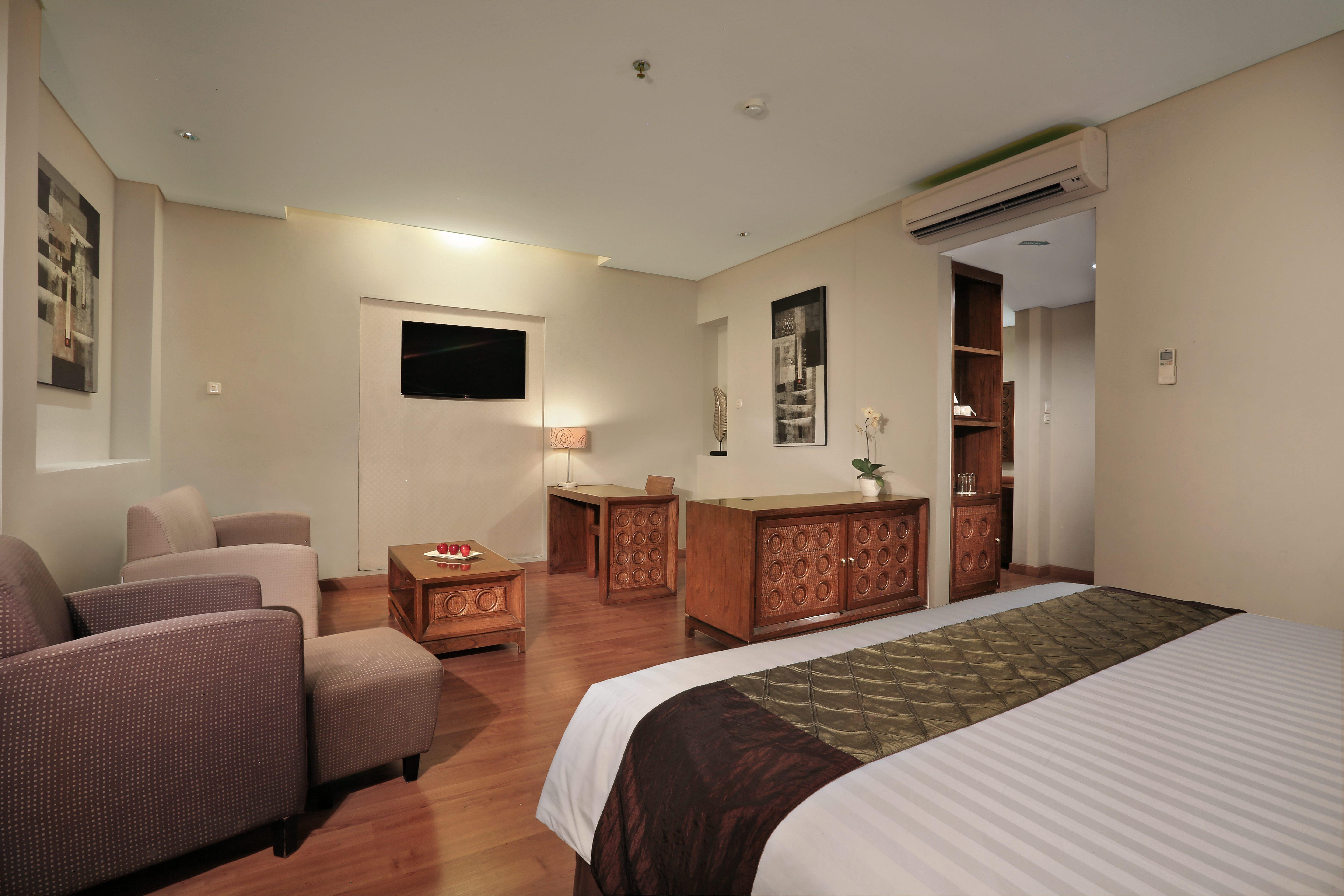 Aston Tanjung City Hotel Exterior foto