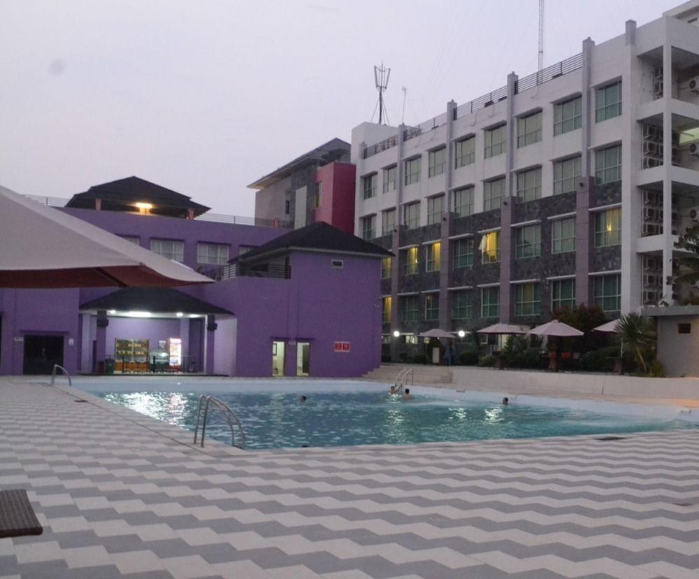 Aston Tanjung City Hotel Exterior foto