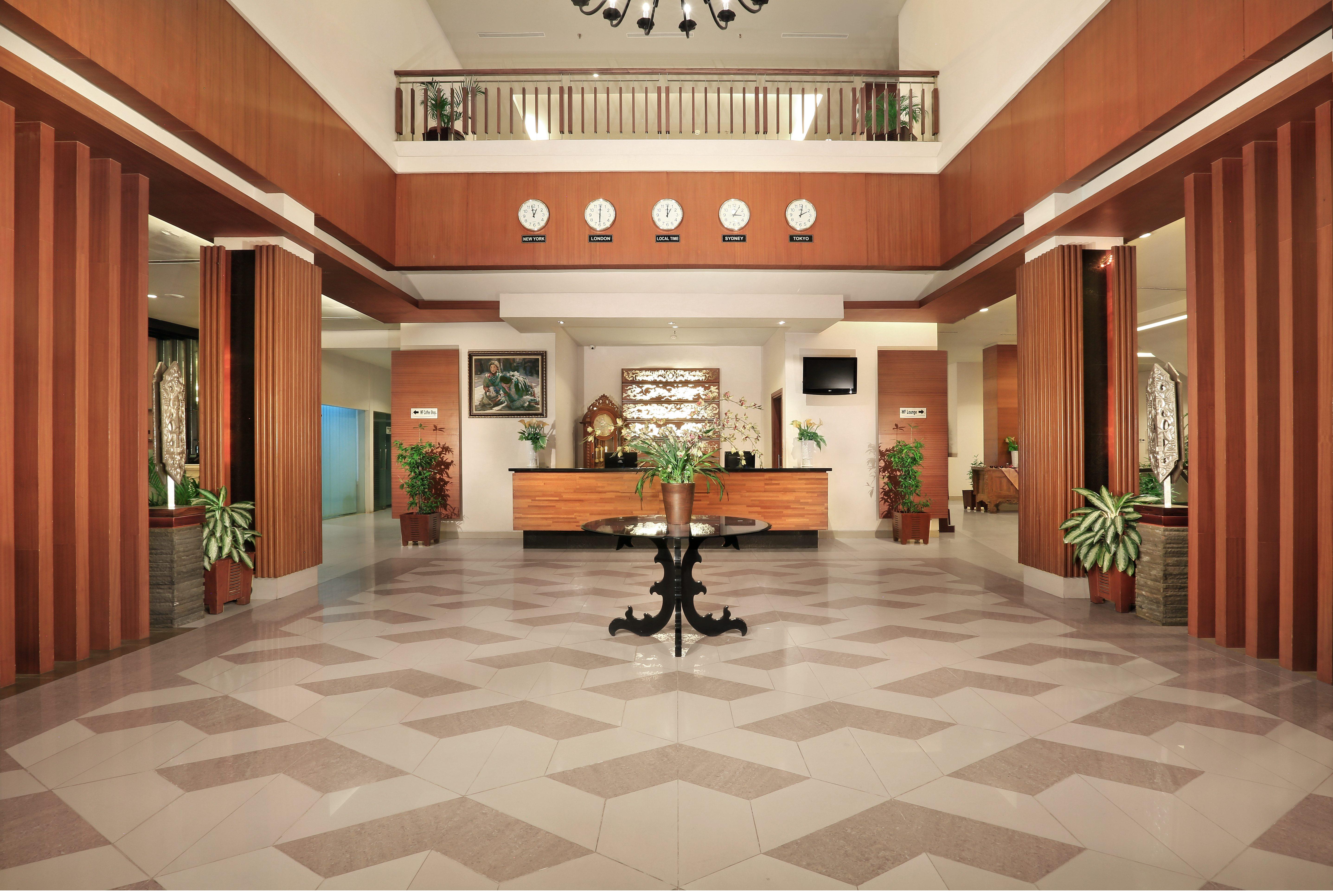 Aston Tanjung City Hotel Exterior foto