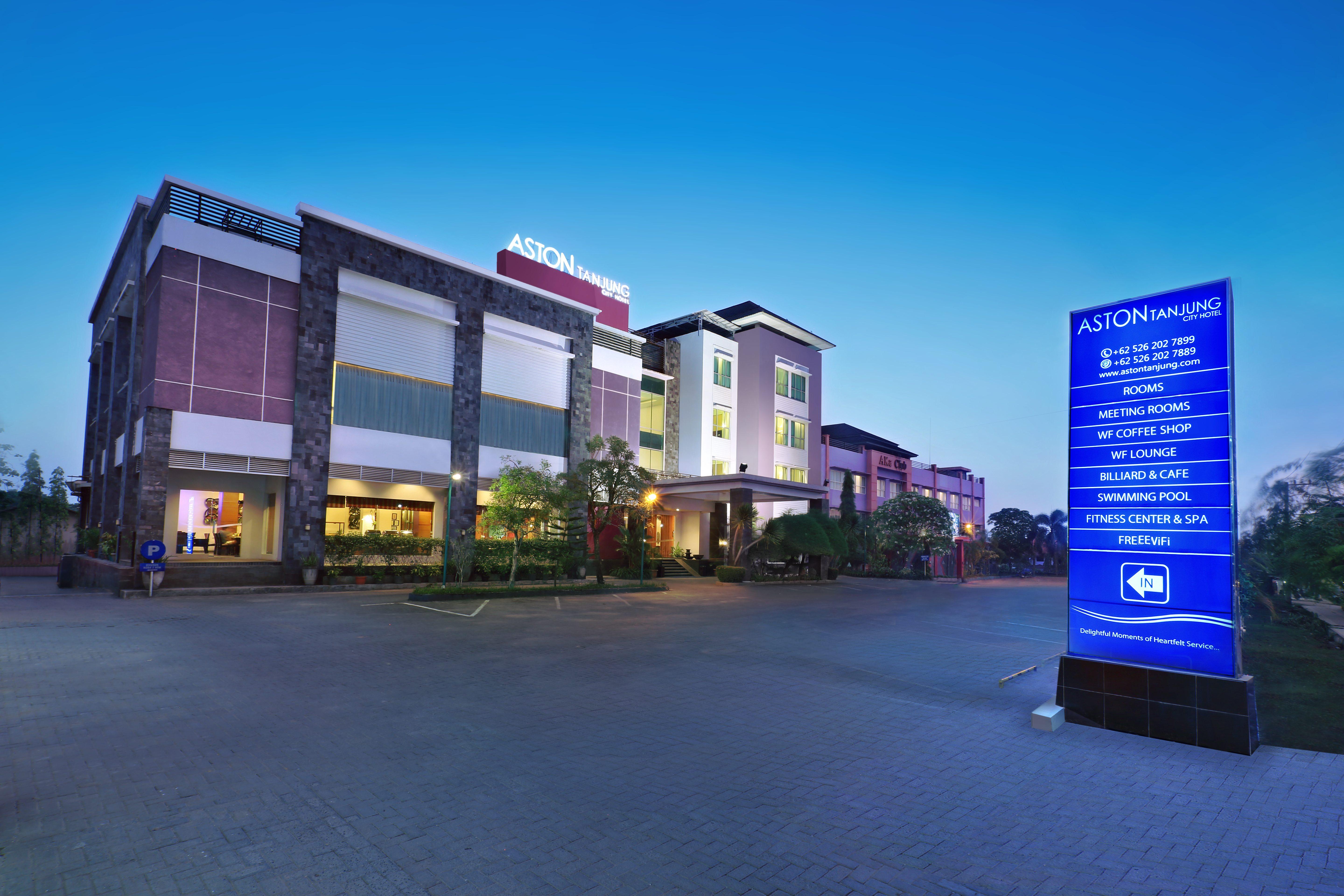 Aston Tanjung City Hotel Exterior foto