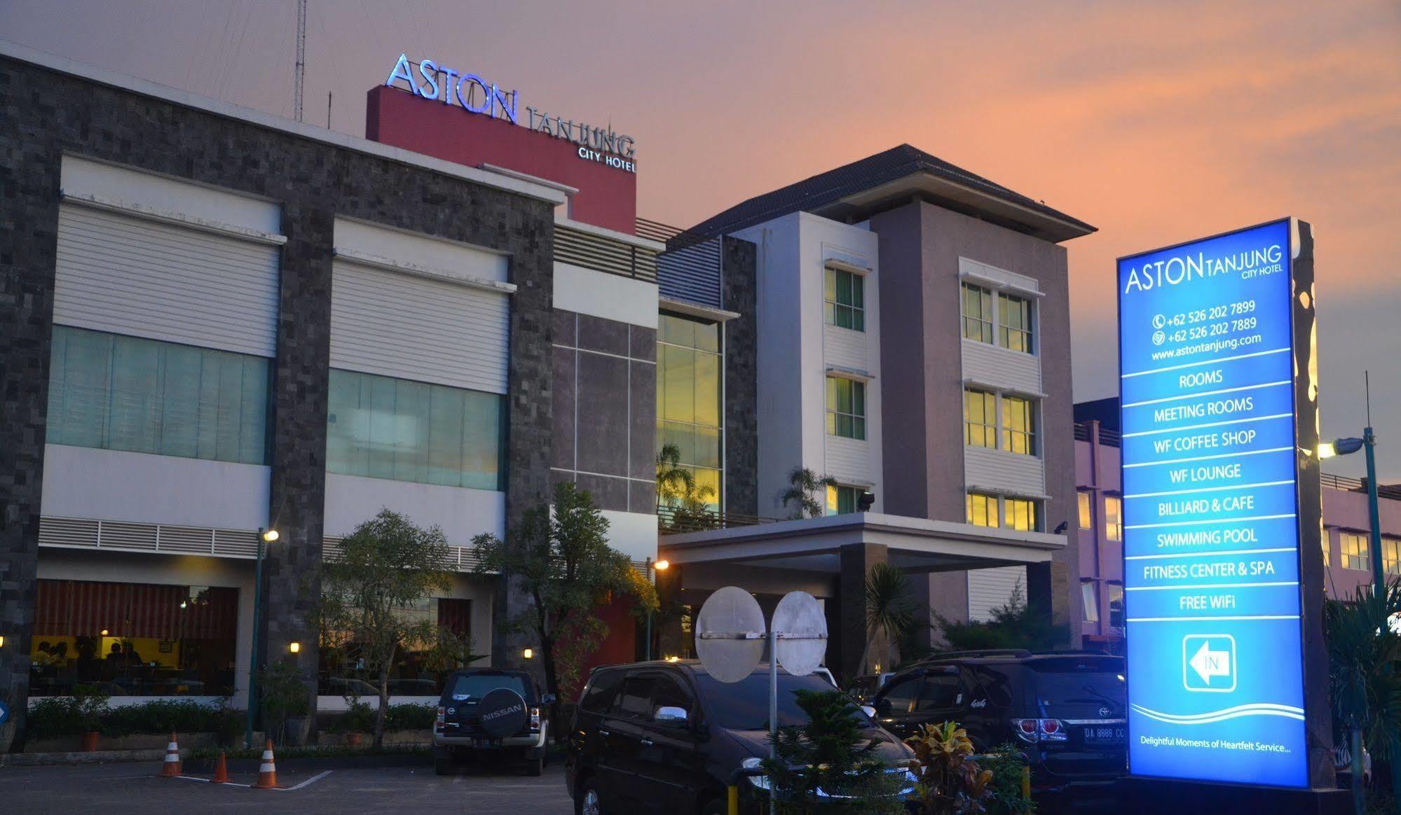 Aston Tanjung City Hotel Exterior foto